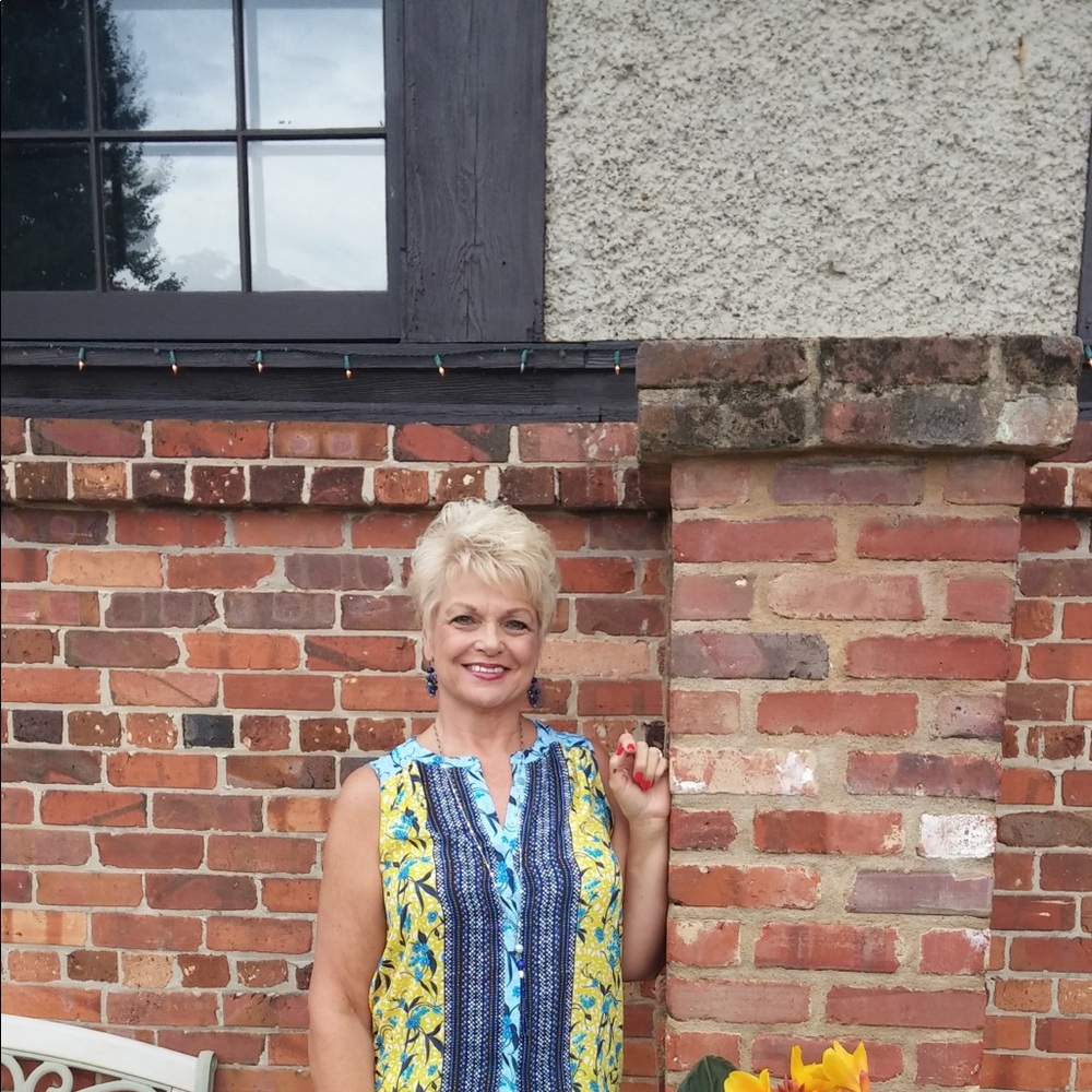 Meet your Posher, Marsha